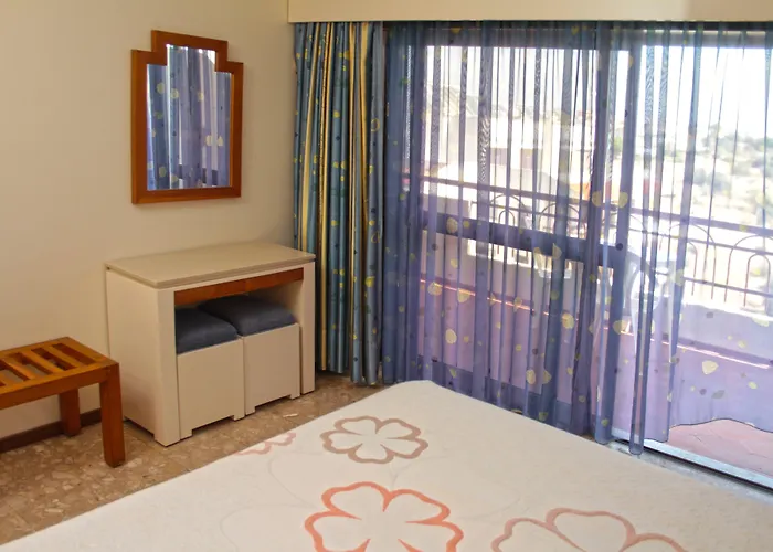 Clube Vau 17 By Atlantichotels - Al 3* ポルティマン